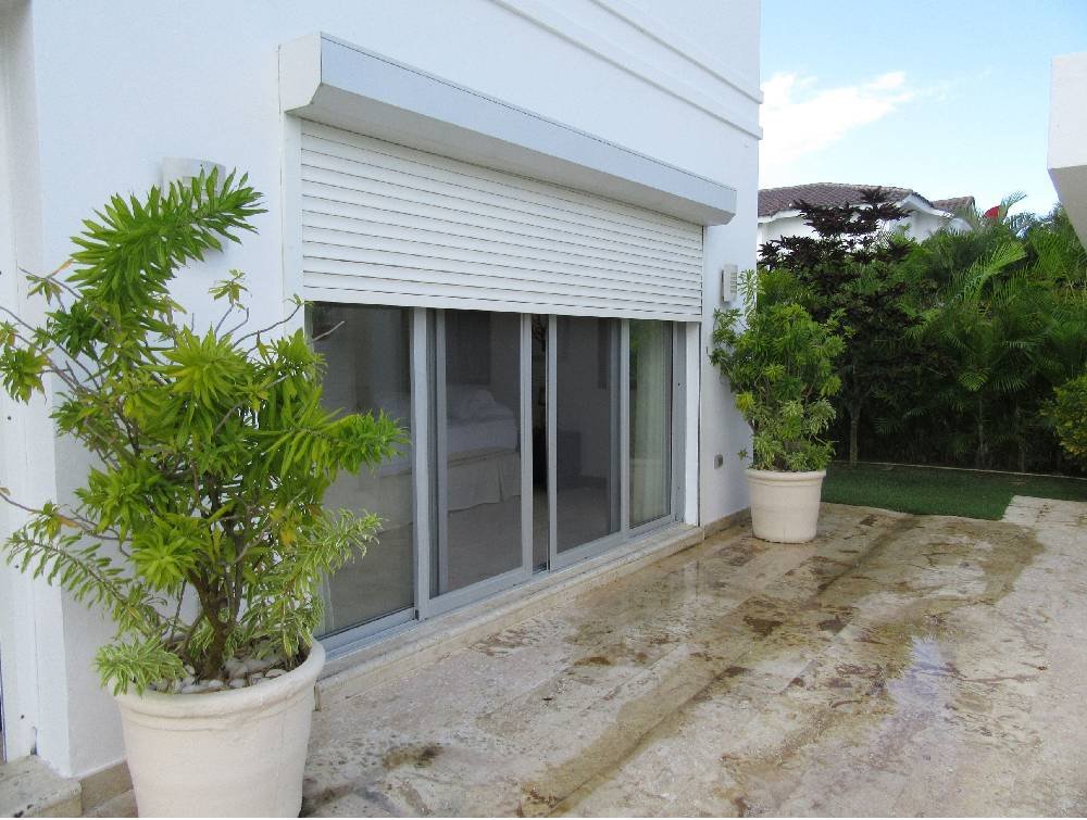 Shutters anticiclónicos resistentes a huracanes