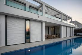 Puertas enrollables industriales de acero para almacenes y galpones en República Dominicana